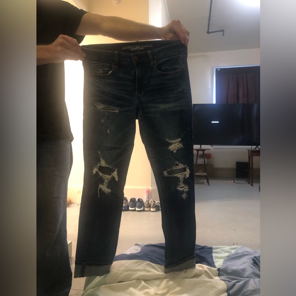 American Eagle stretch ripped skinny jeans size 8. Practically brand new - Picture 2 of 4